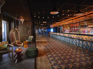 NCL Norwegian Prima The Local Bar ©Christian Santiago 2.jpeg